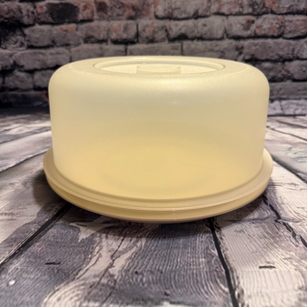 Vintage Tupperware Round Cake\Dessert\Snack Carrier Retro Kitchen Storage - Picture 10 of 10